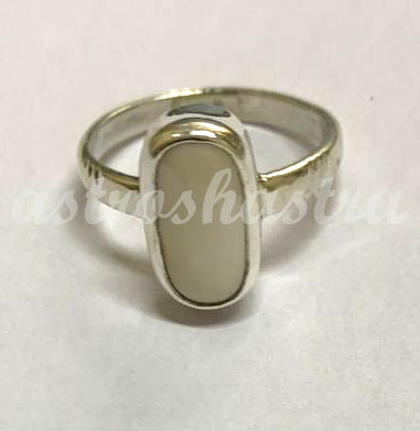White Coral Ring (6 Ratti)